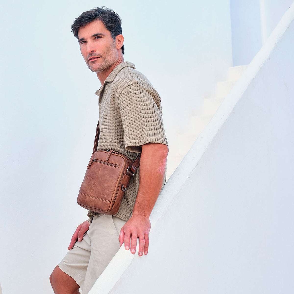 Bolsa de ombro para homem, Classic Sport Series. 19x24 cm