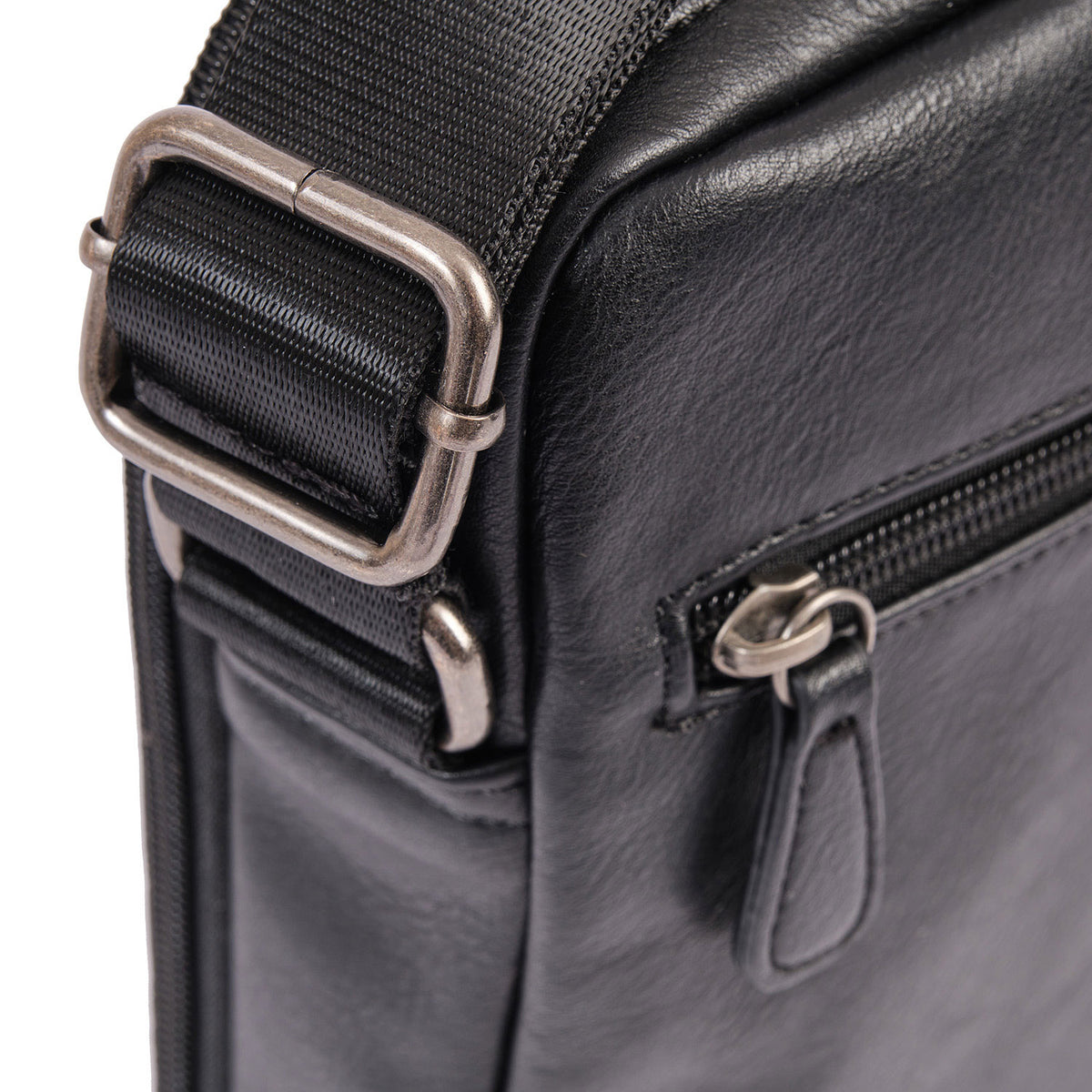 Bolsa de mensageiro para homem, linha Youth. 19x24 cm