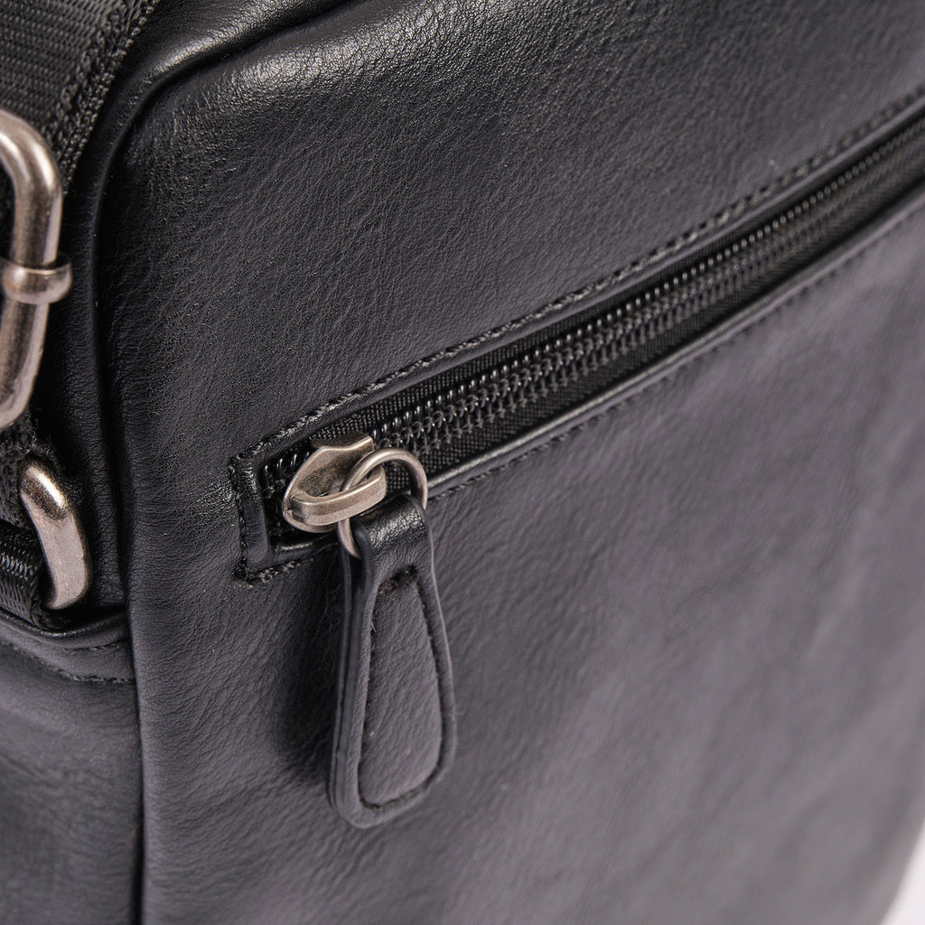 Bolsa de mensageiro para homem, linha Youth. 19x24 cm