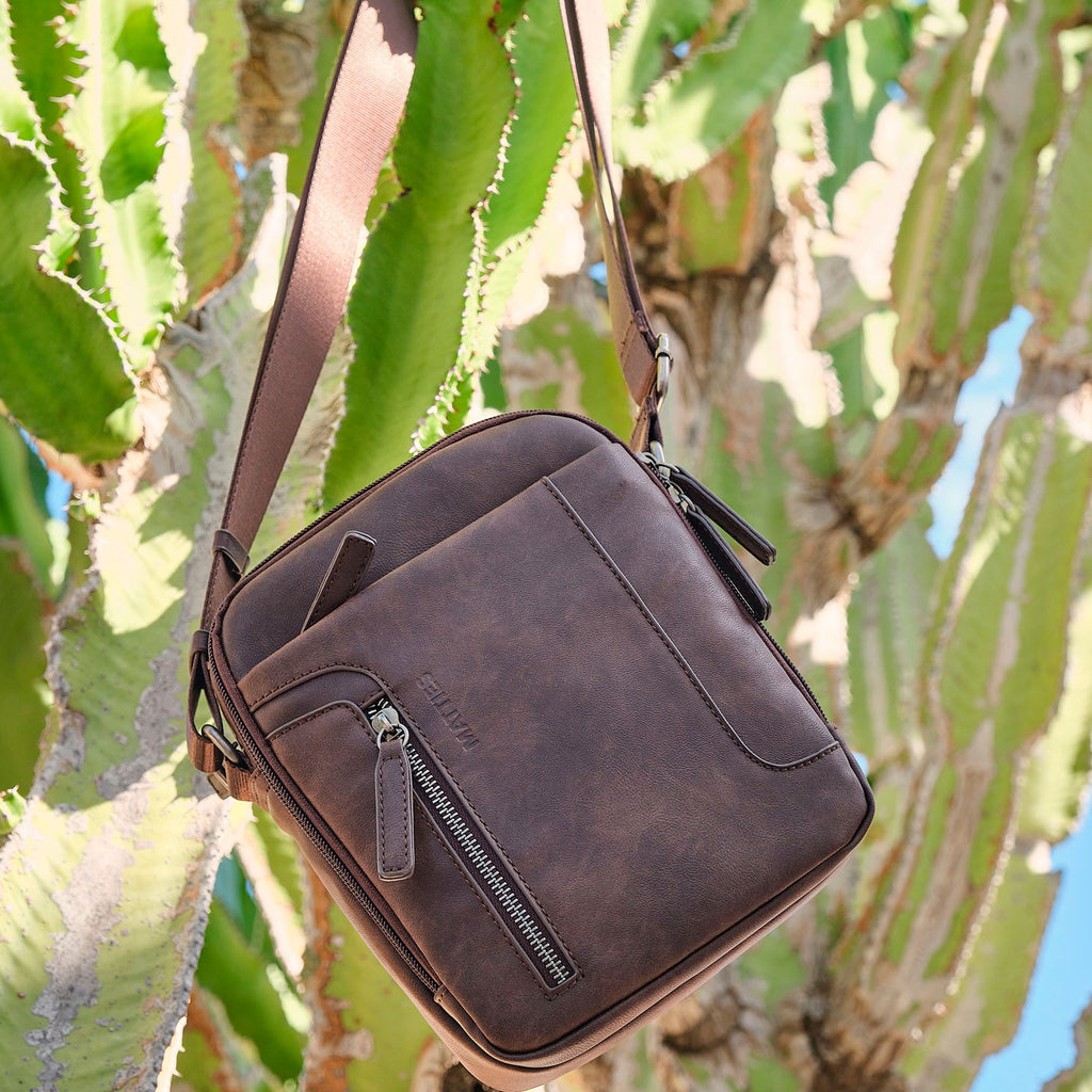 Bolsa de mensageiro para homem, linha Youth. 19x24 cm