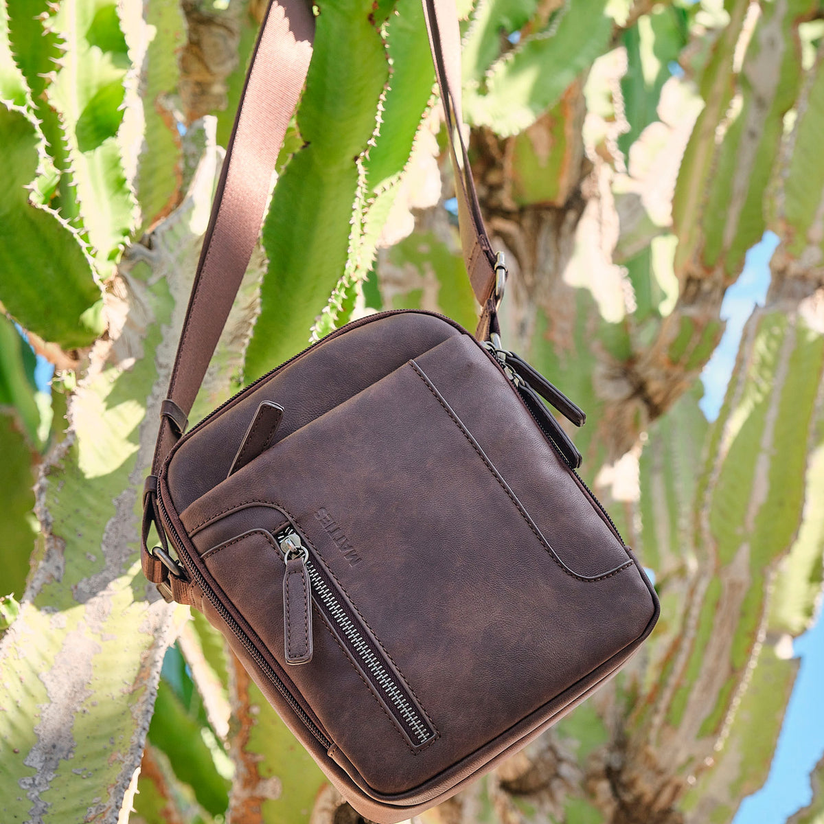 Bolsa de mensageiro para homem, linha Youth. 19x24 cm