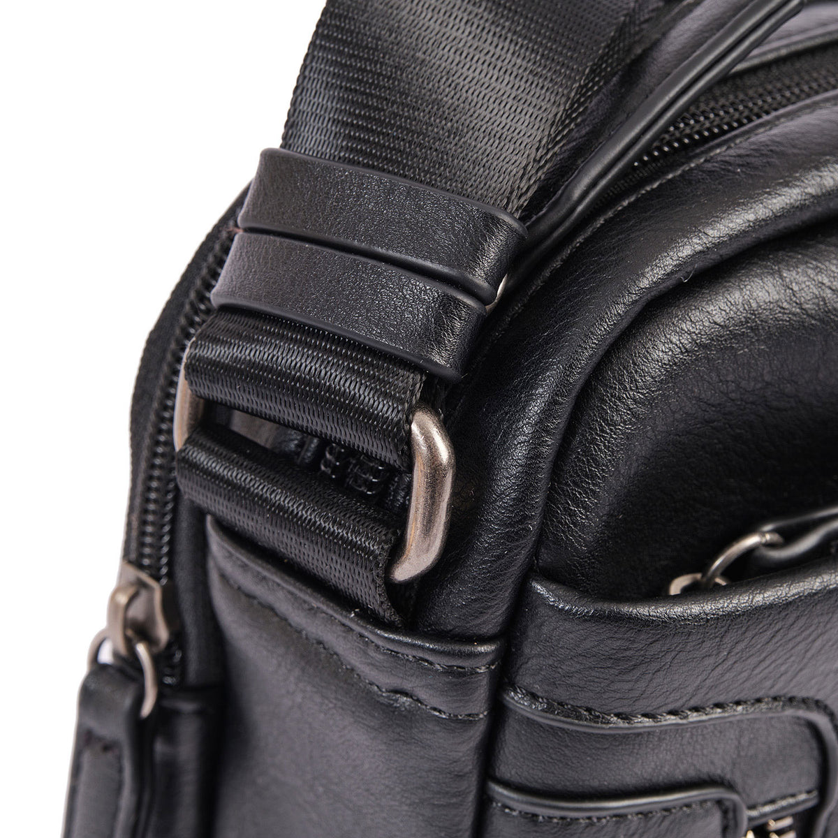 Bolsa de mensageiro para homem, linha Youth. 17x22 cm