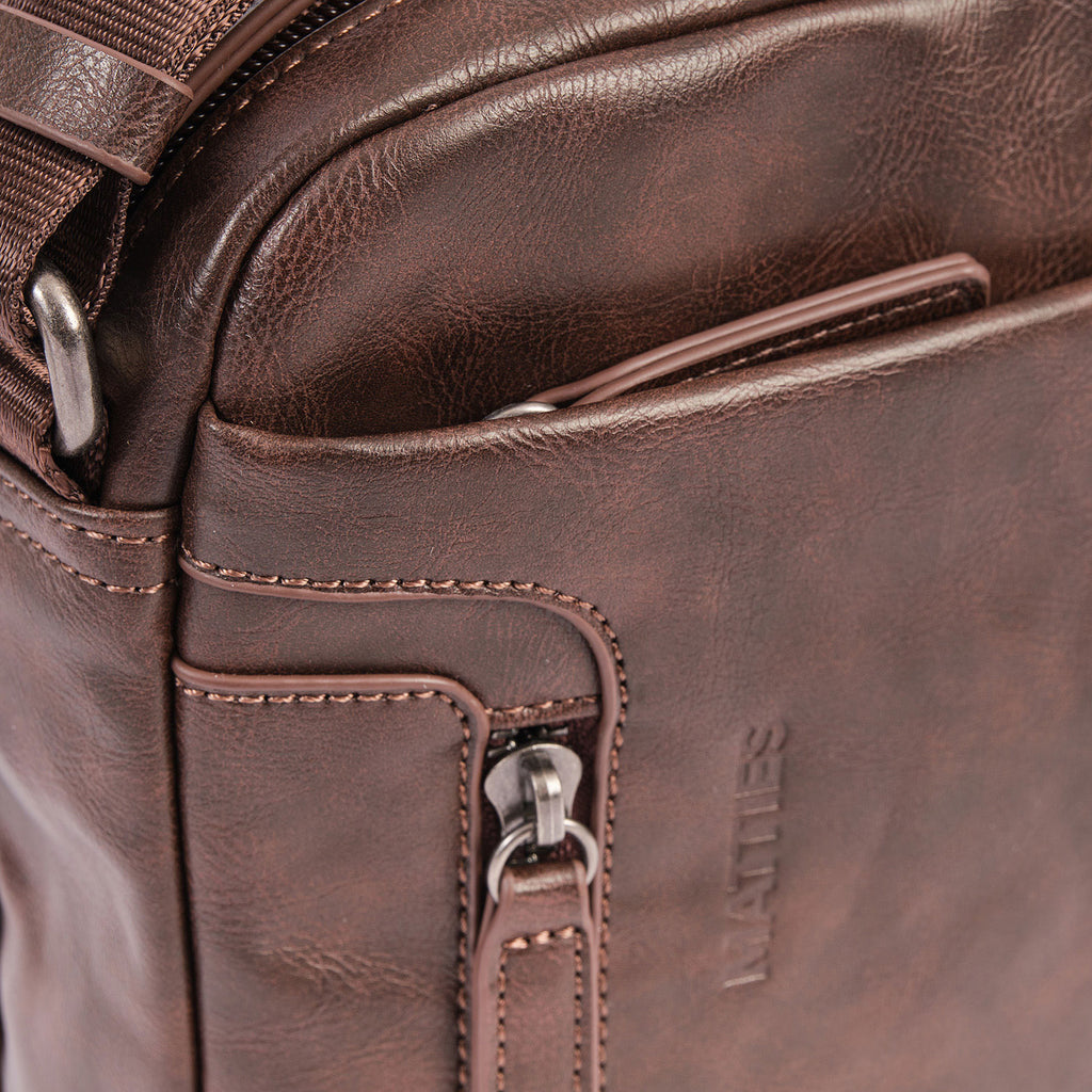 Bolsa de mensageiro para homem, linha Youth. 17x22 cm