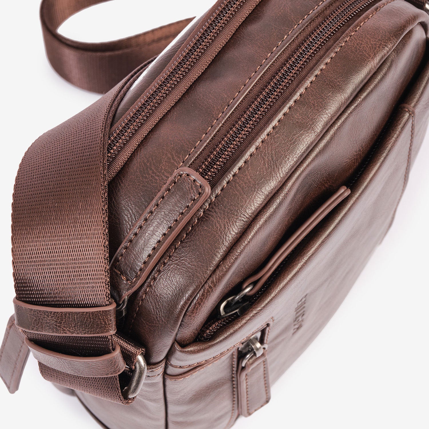 Bolsa de mensageiro para homem, linha Youth. 17x22 cm