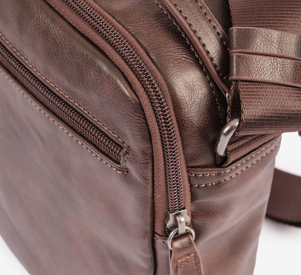Bolsa de mensageiro para homem, linha Youth. 17x22 cm