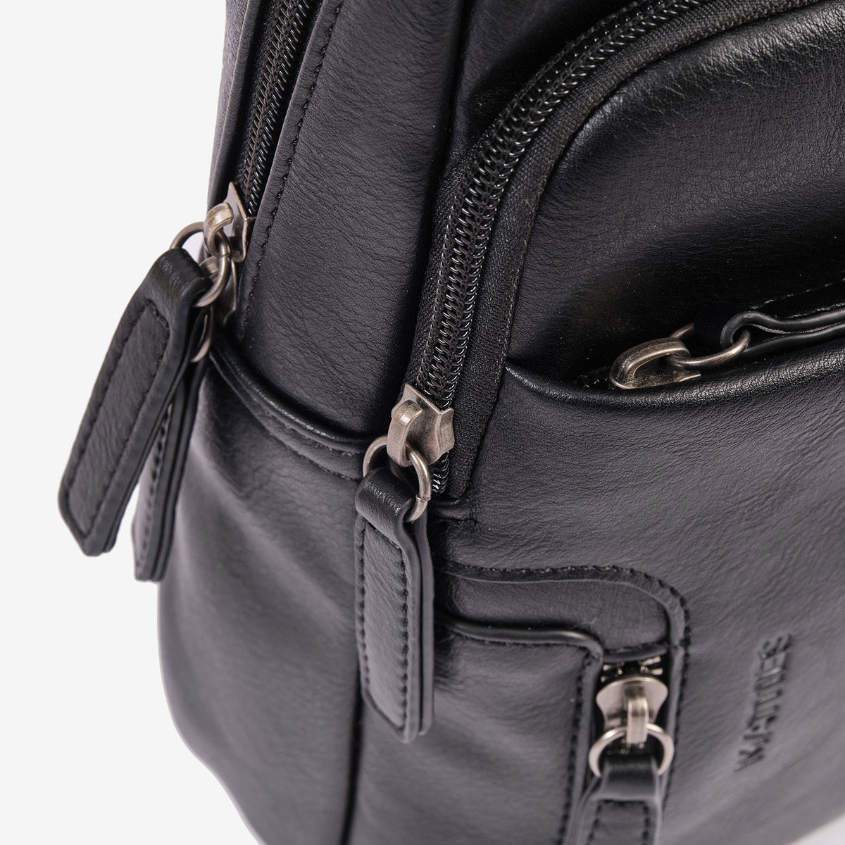 Bolsa mensageiro para homem, linha Youth. 19x29x06 cm