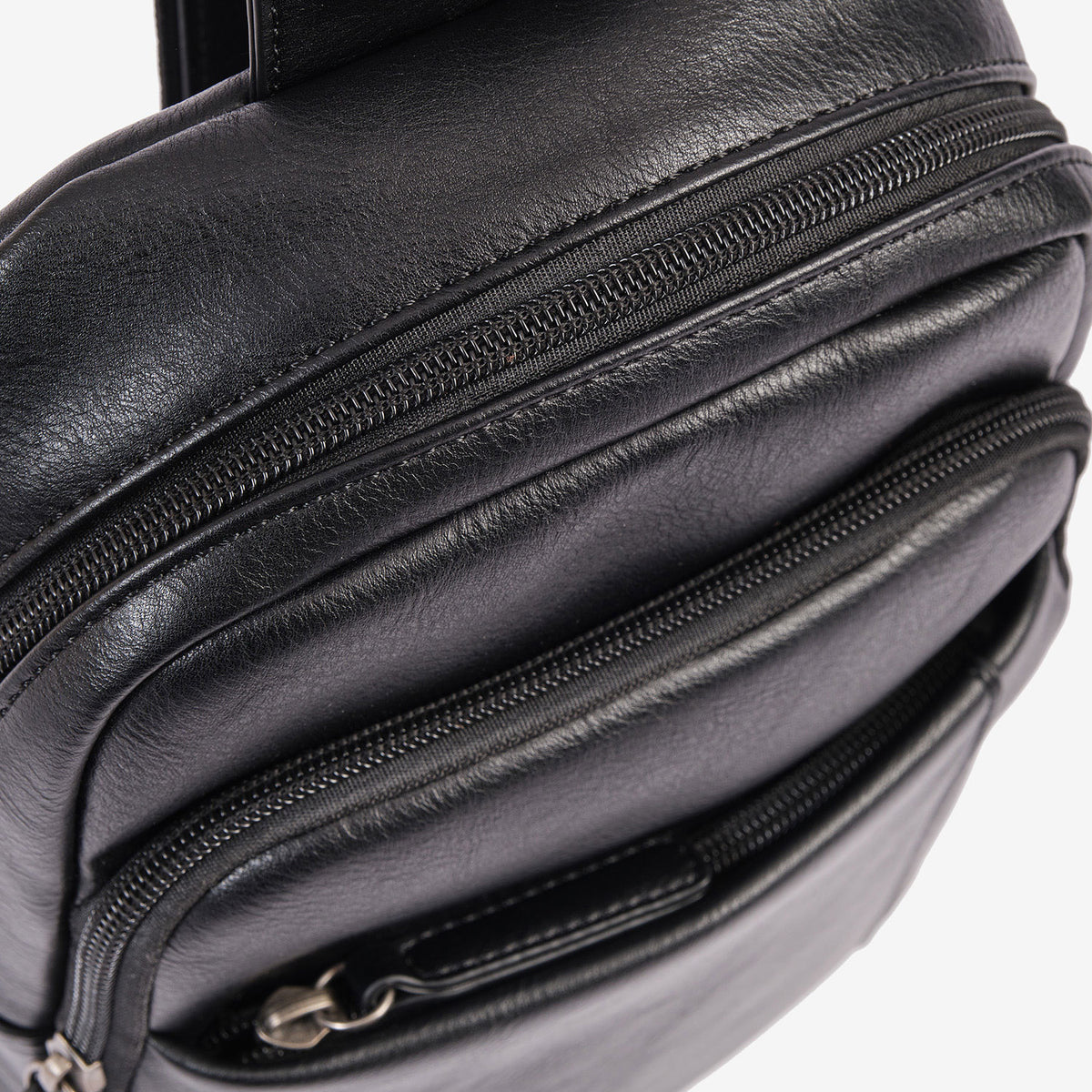 Bolsa mensageiro para homem, linha Youth. 19x29x06 cm