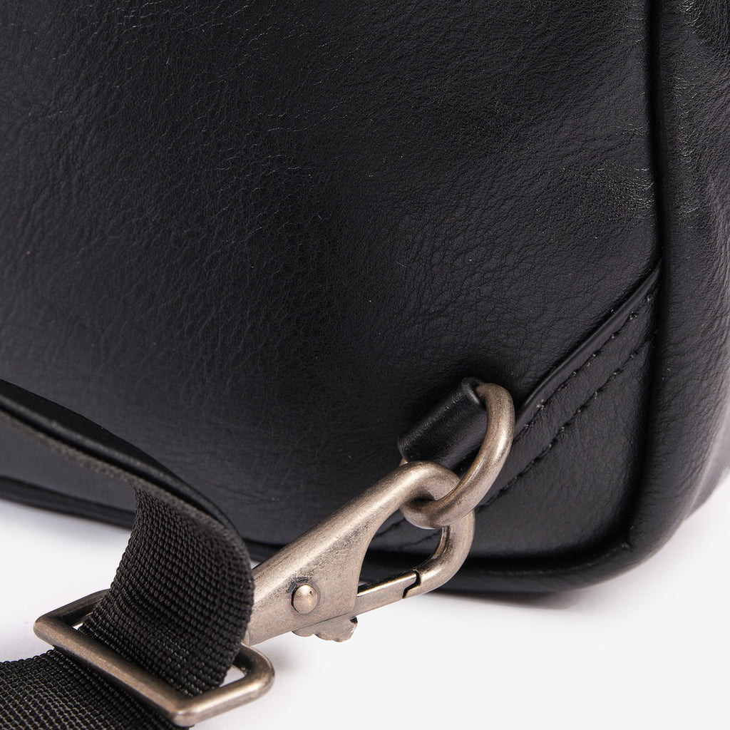 Bolsa mensageiro para homem, linha Youth. 19x29x06 cm