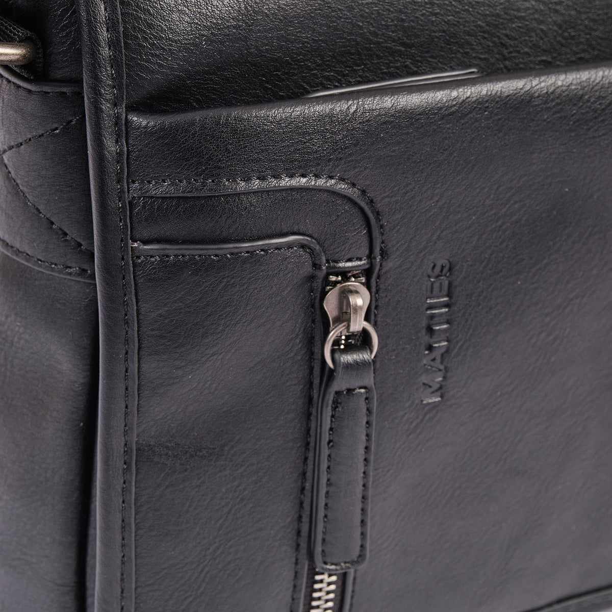 Bolsa de mensageiro para homem, linha Youth. 21x22x07 cm