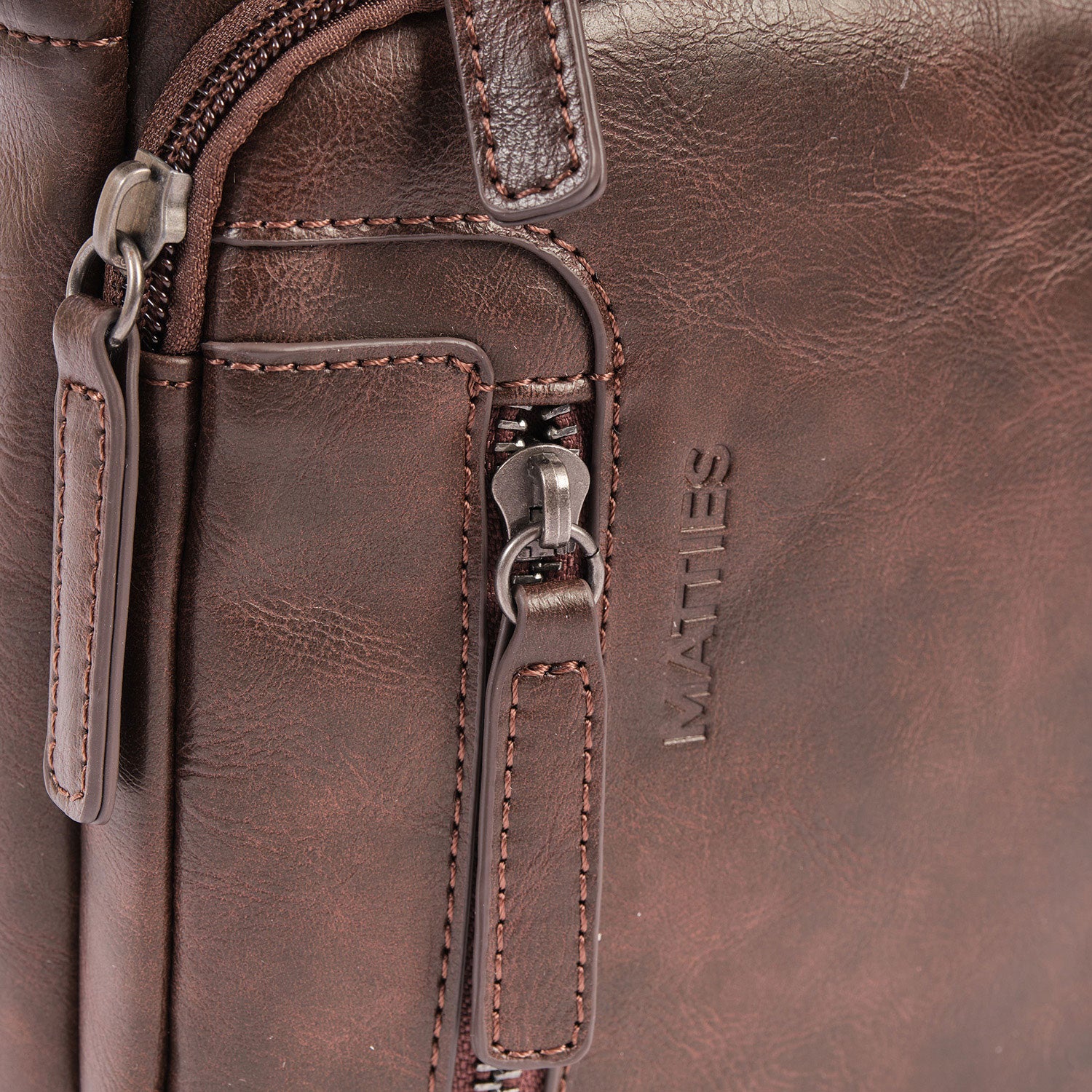 Bolsa de ombro para homem, linha Youth. 19x24x7,5 cm