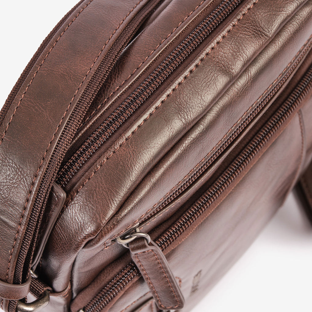 Bolsa de ombro para homem, linha Youth. 19x24x7,5 cm