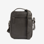 Bolsa de mensageiro para homem, preta, da linha Pioneer Leather. 19x24 cm