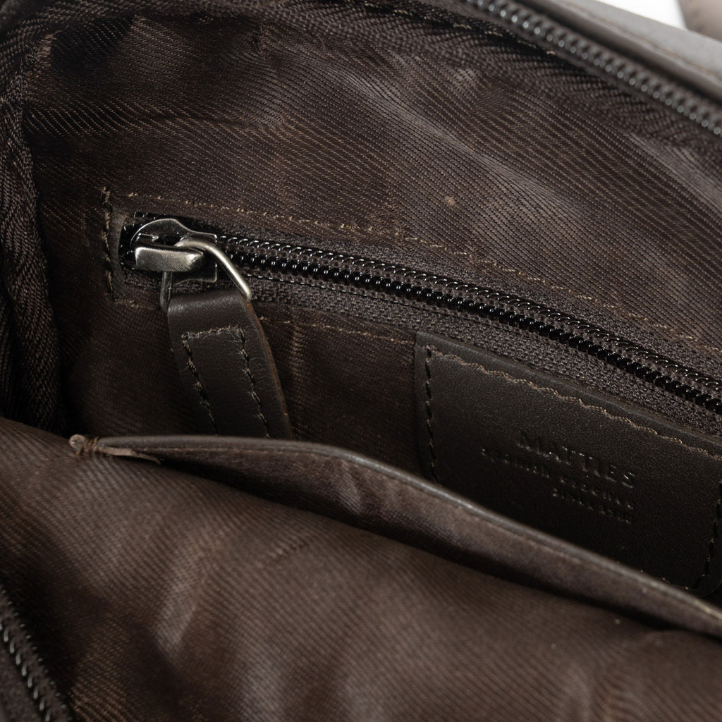 Bolsa de mensageiro para homem, preta, da linha Pioneer Leather. 16x19 cm