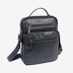 Bolsa de mensageiro para homem, preta, da linha Pioneer Leather. 24x30x07 cm