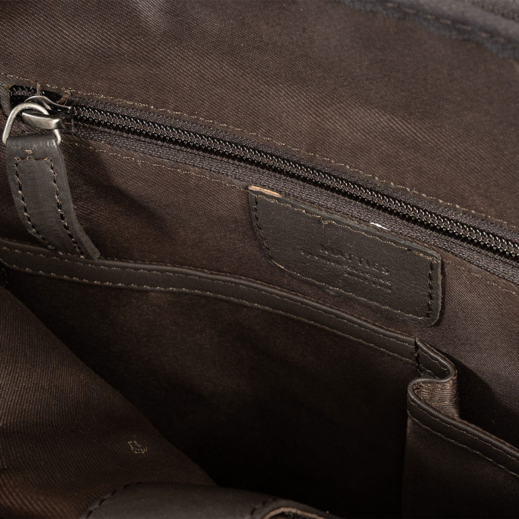 Bolsa de mensageiro para homem, preta, da linha Pioneer Leather. 24x30x07 cm