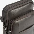 Bolsa de mensageiro para homem, preta, da linha Pioneer Leather. 11x19 cm