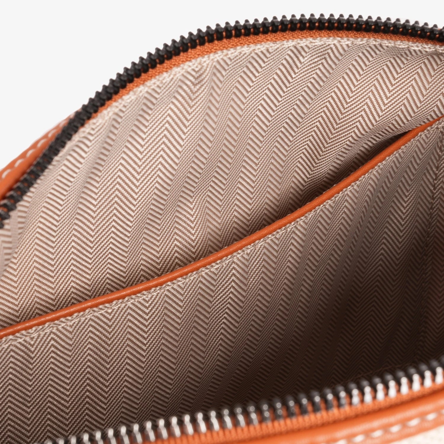 Bolsa de ombro para mulher, Série Cloud. 26x17x10 cm