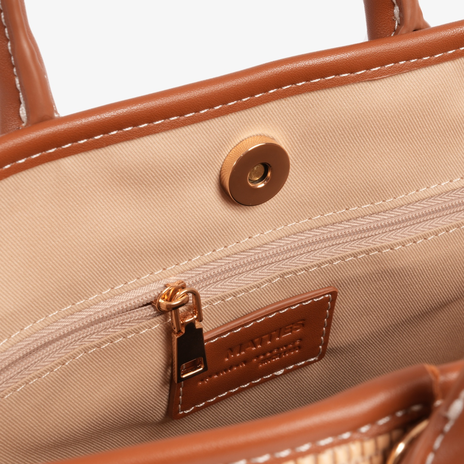 Bolsa de senhora com alça de ombro, Série Vela. 18x17x12 cm