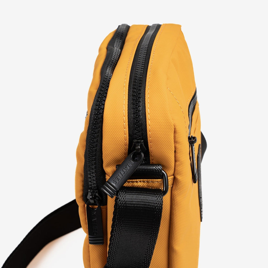 BOLSO BANDOLERA PARA HOMBRE, COLECCIÓN COATED NYLON. 21x26x07 cm - Matties Bags