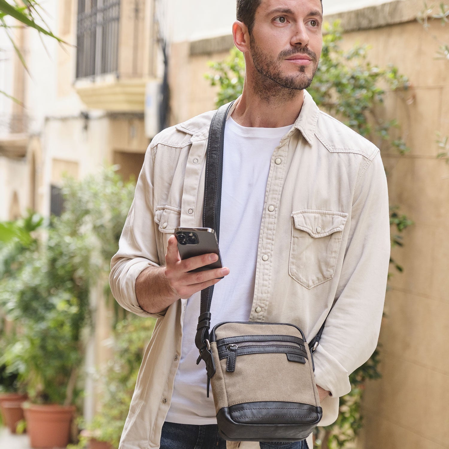 Bolso bandolera para hombre , color marrón, Serie Lona. 17x22 cm - Matties Bags