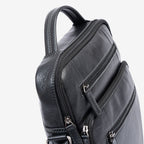 Bolso bandolera para hombre , color negro, Serie Pioneer Leather. 24x30x07 cm - Matties Bags