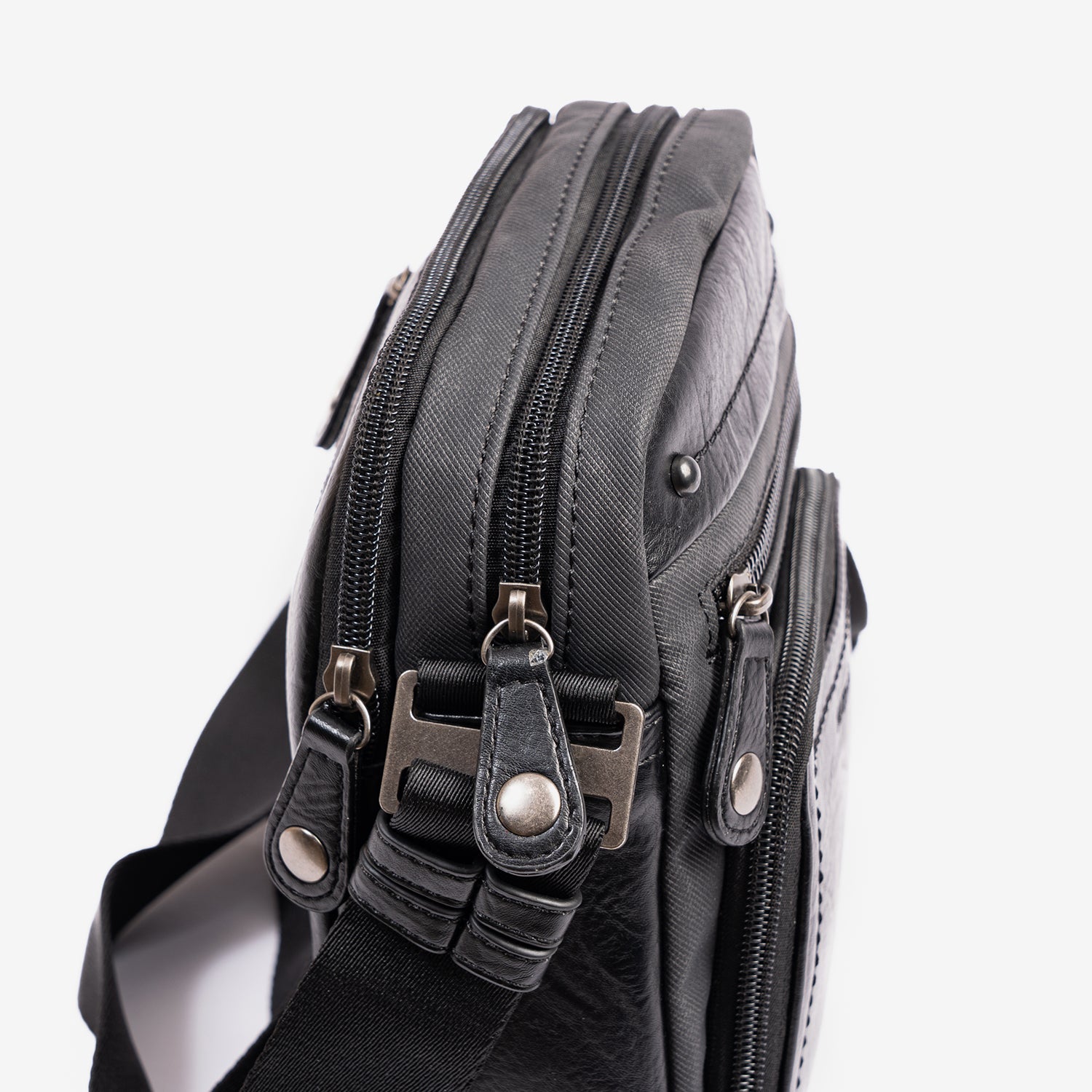 Bolso bandolera para hombre, Serie Juvenil. 17x22 cm - Matties Bags