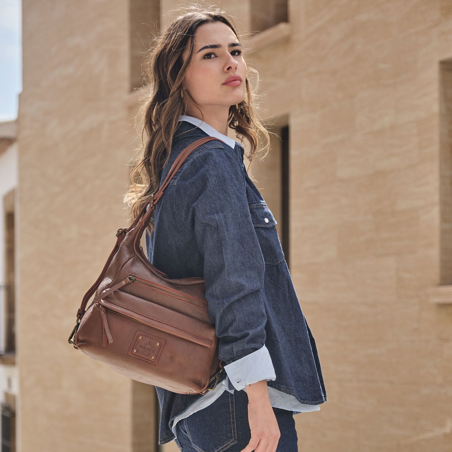 Bolso de hombro convertible en mochila, Serie eva/leather. 28x28x13 cm - Matties Bags