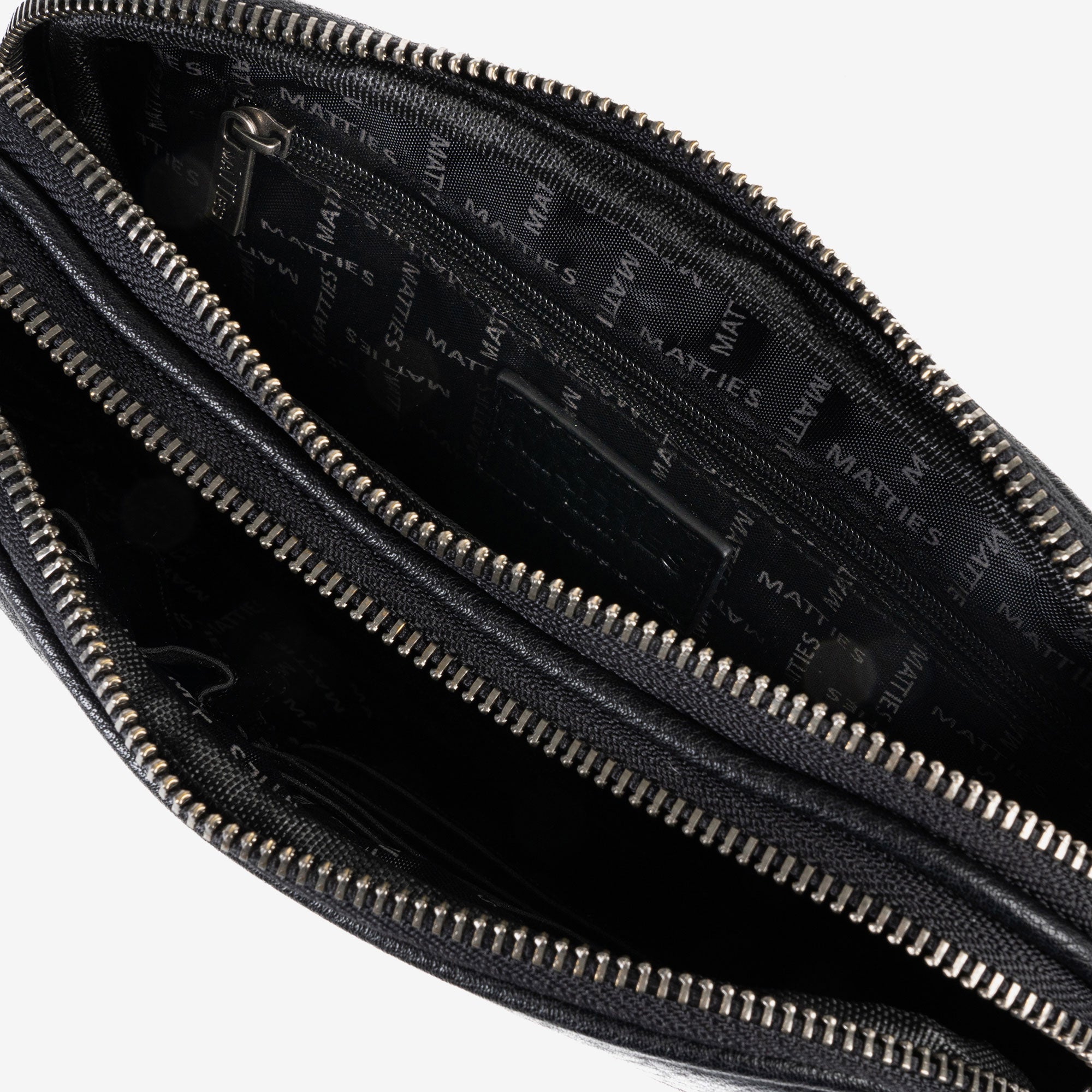 BOLSO PEQUEÑO DE MANO, COLOR Negro, COLECCIÓN NEW NAPPA. 21x14x4.5 cm - Matties Bags