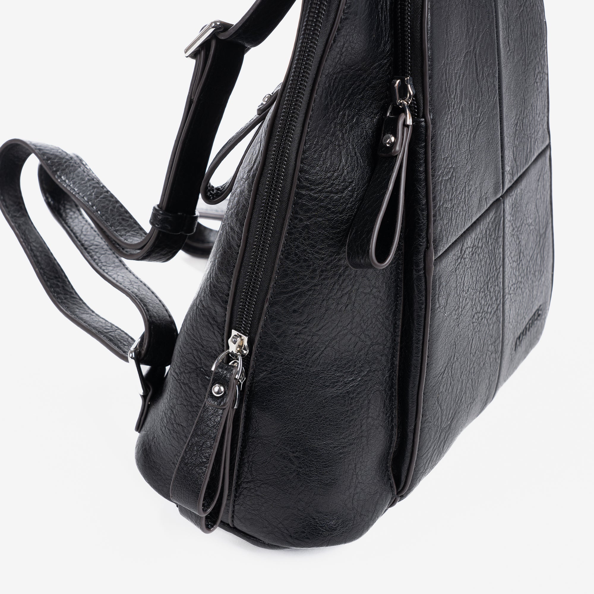 Mochila de mujer, Serie Mochilas - 27.5x30x12 cm - Matties Bags
