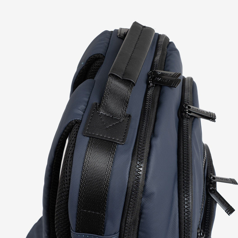 MOCHILA PARA HOMBRE, COLECCIÓN COATED NYLON. 31x40x12.5 cm - Matties Bags