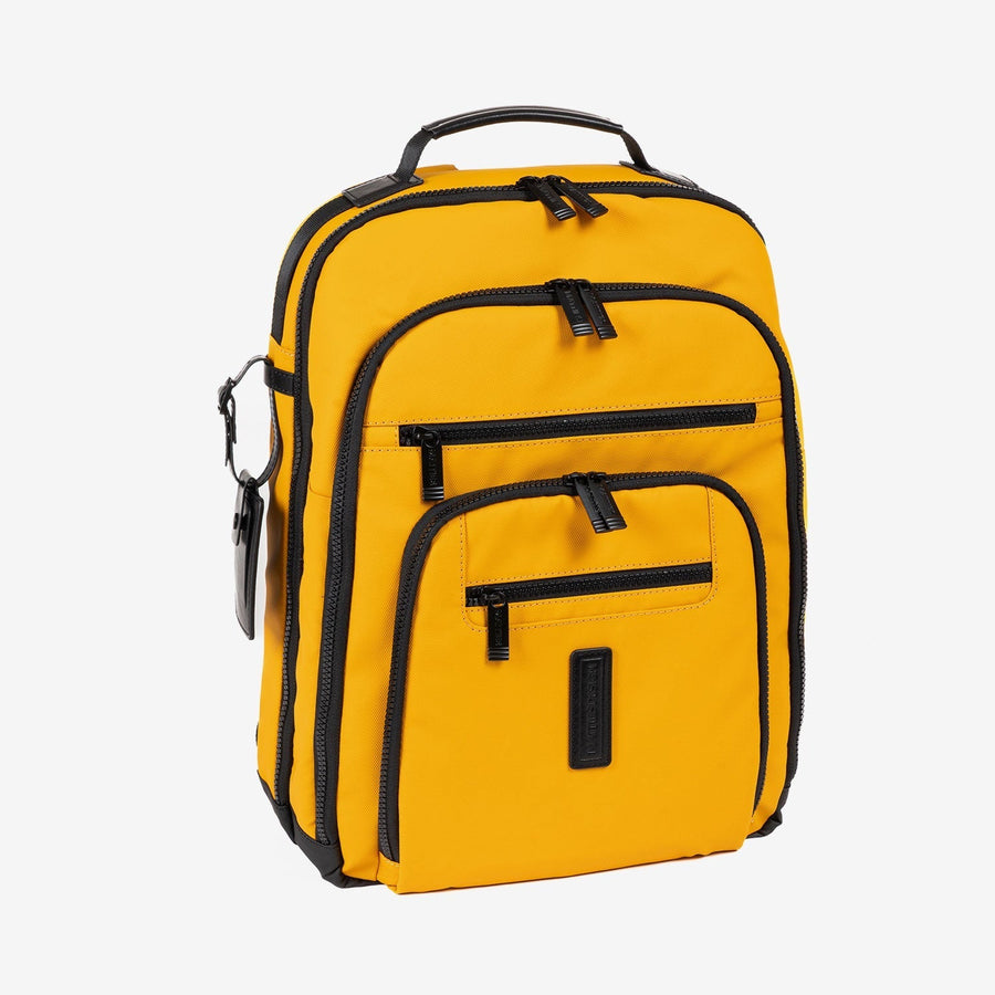 Mochila para homem, coleção em nylon revestido. 31x40x12,5 cm