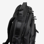 MOCHILA PARA HOMBRE, COLECCIÓN COATED NYLON. 31x40x12.5 cm - Matties Bags
