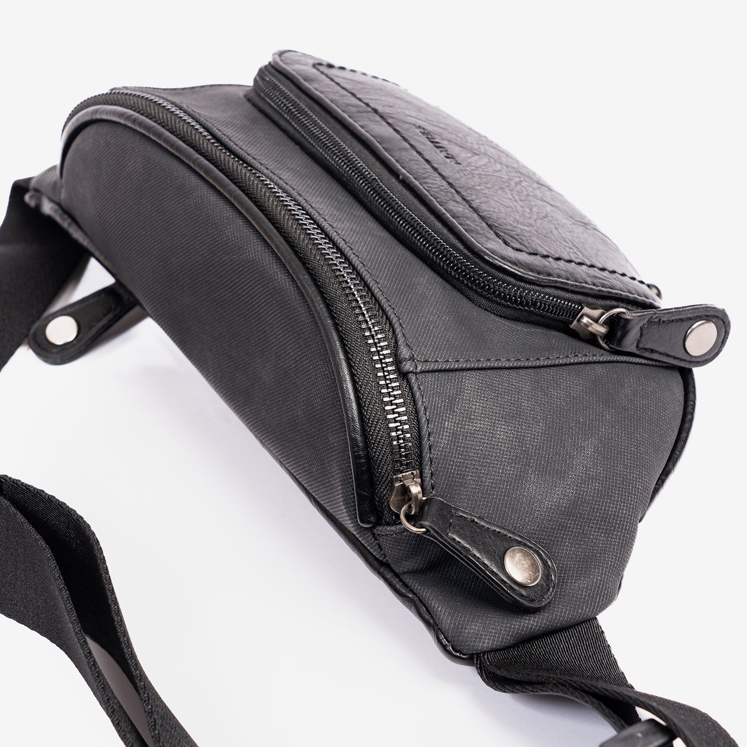 Riñonera para hombre , color marrón, Serie Juvenil. 19x14 cm - Matties Bags