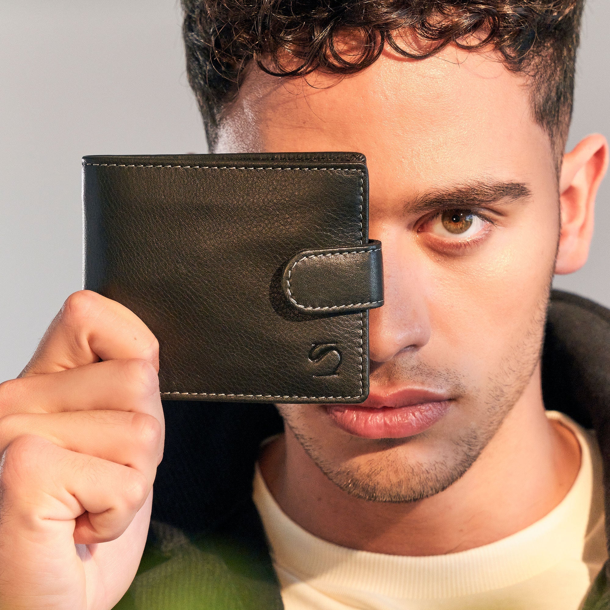 Billetero piel negro, Colección Exotic Leather. 11x9.5 cm - Matties Bags